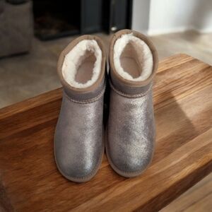 BearPaw Gold sparkly boots-NWT